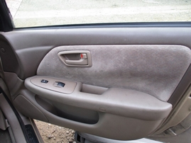 1999 TOYOTA CAMRY LE GOLD 2.2L AT Z15057